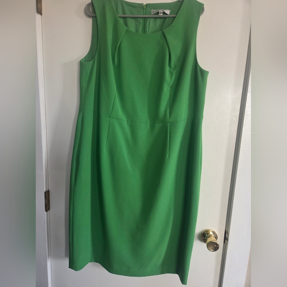 Elegant Green Sleeveless Dress